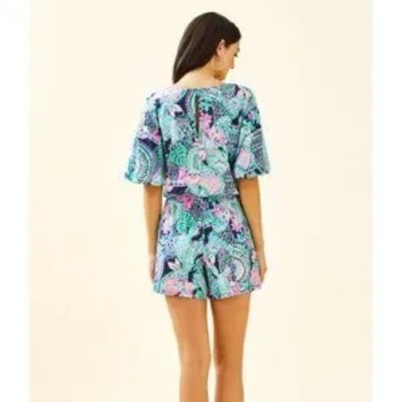 Lilly Pulitzer Britton romper in "Looking Sharp" size large - Picture 4 of 8